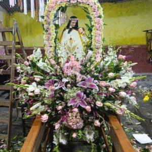 Flores para procesión arcos y conos