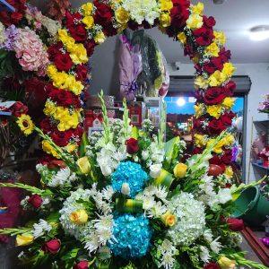 Flores para procesión arcos y conos